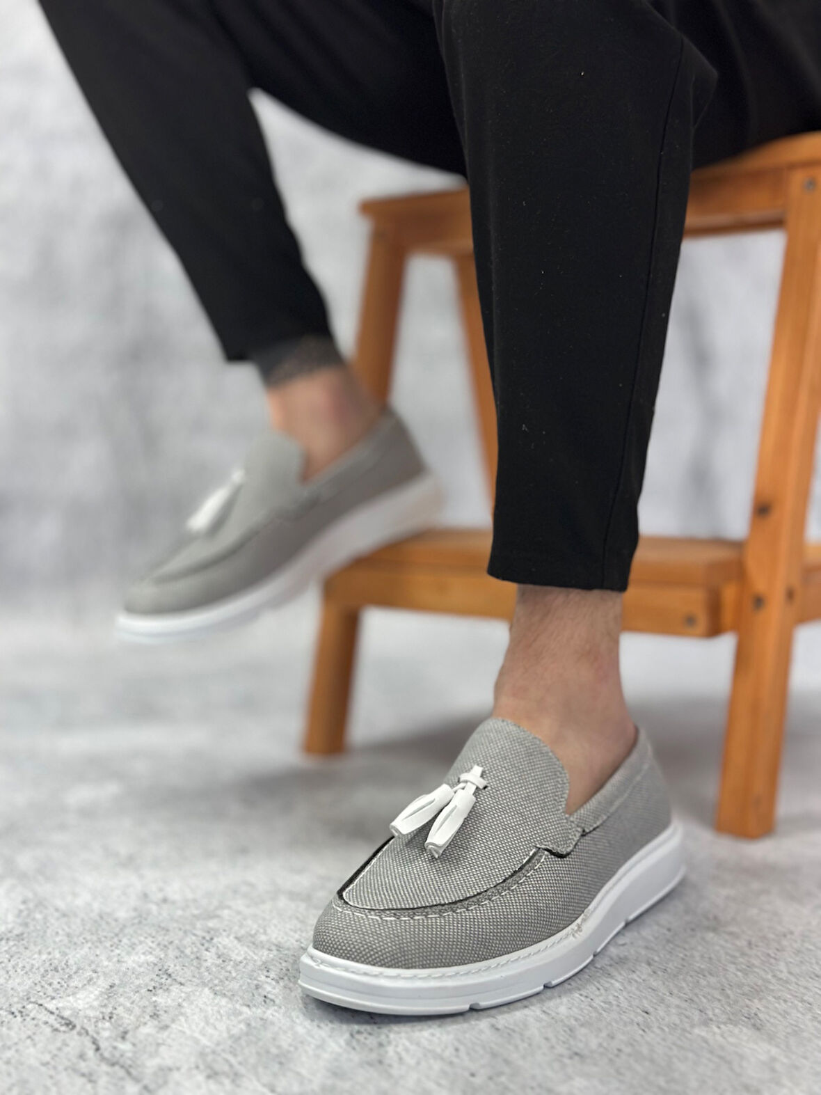 Pabucmarketi Bağcıksız Keten Püsküllü Erkek Klasik Ayakkabı FÜME (BEYAZ TABAN)