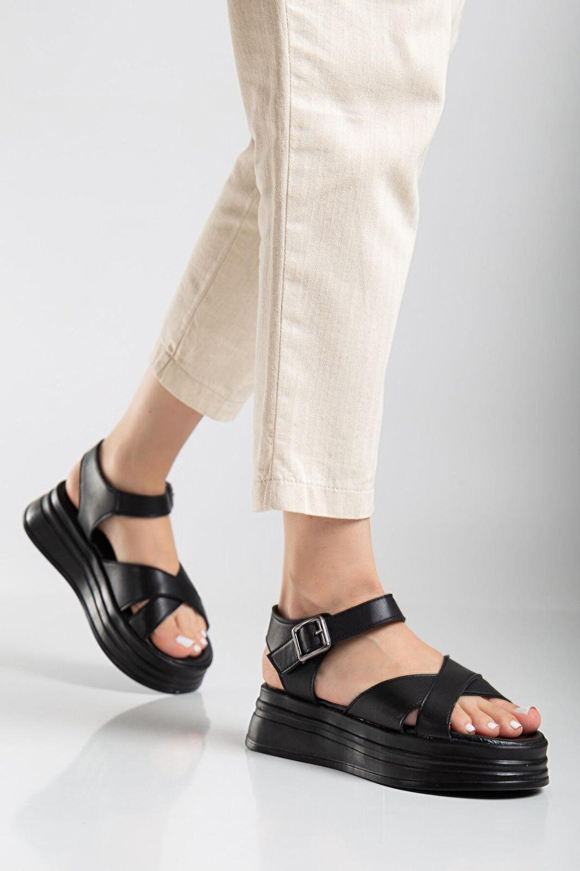 Pabucmarketi Siyah Kadın Düz Sandalet