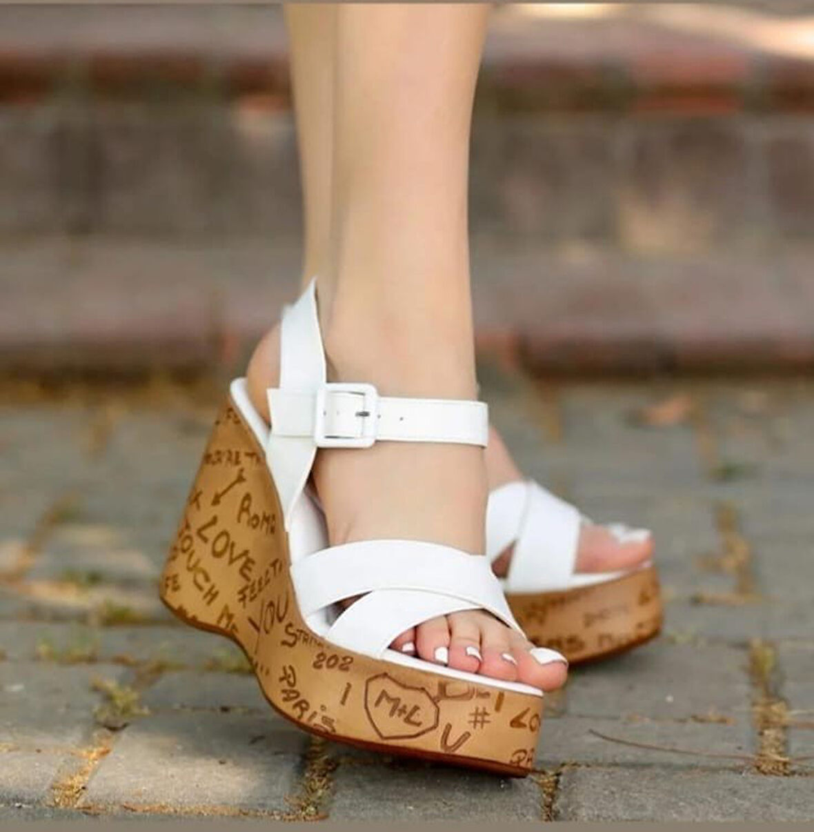 Pabucmarketi Beyaz Kadın Dolgu Topuk Sandalet