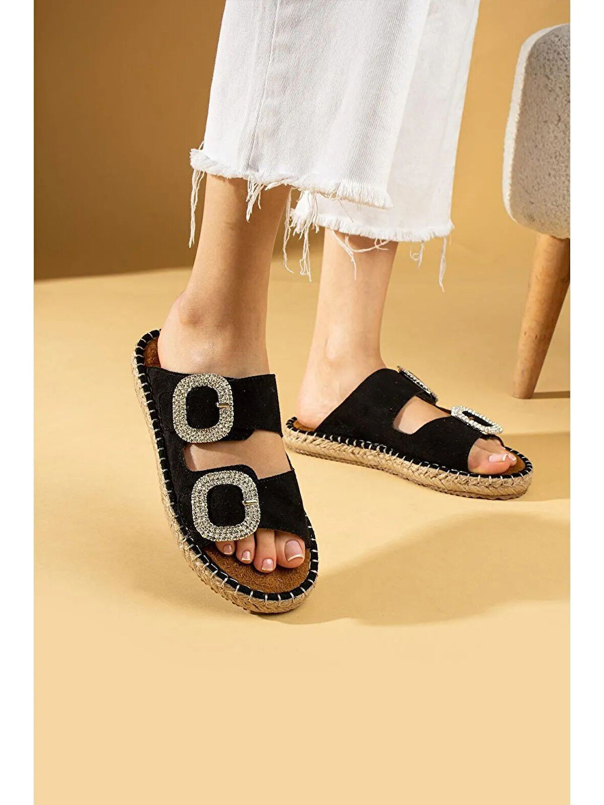 Pabucmarketi Siyah Nubuk Tokalı Kadın Düz Terlik