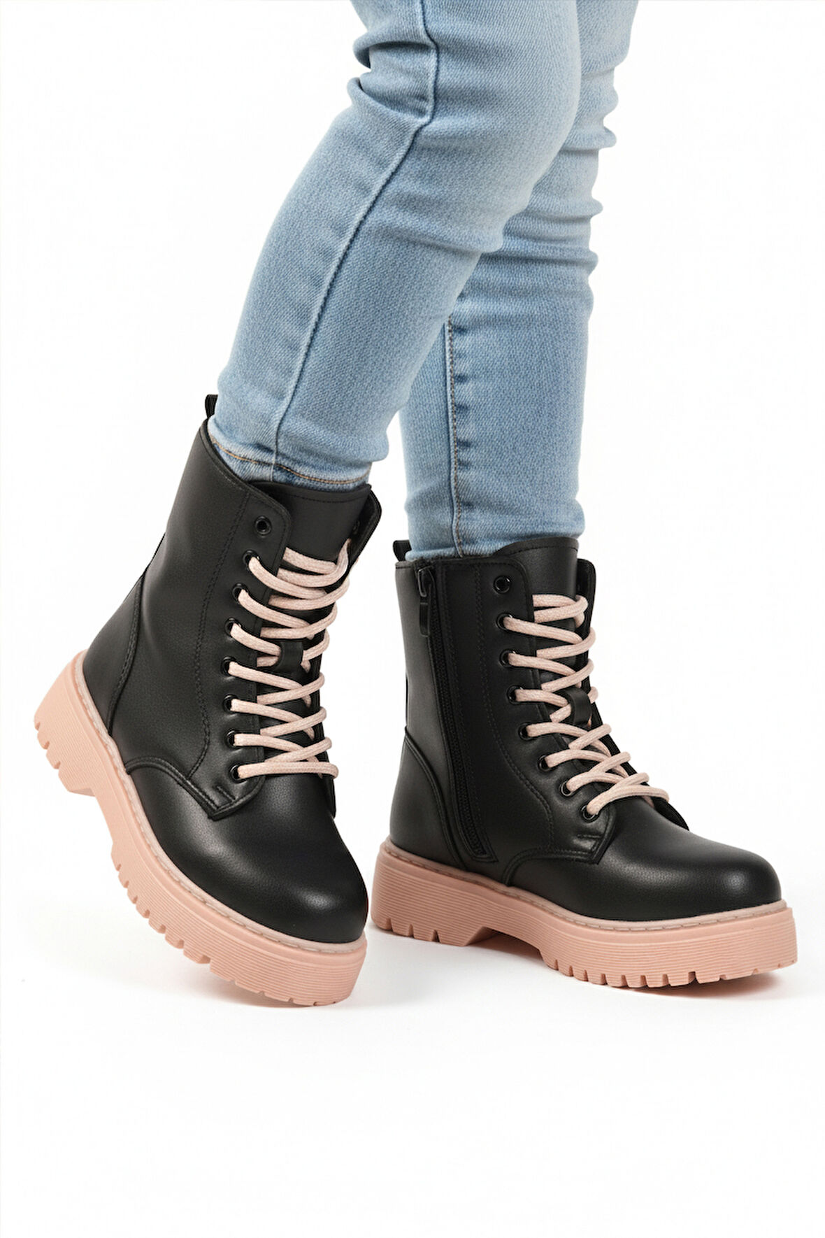 Aspor Siyah Pudra İçi Polarlı Bağcıklı Fermuarlı Kız Çocuk Bot