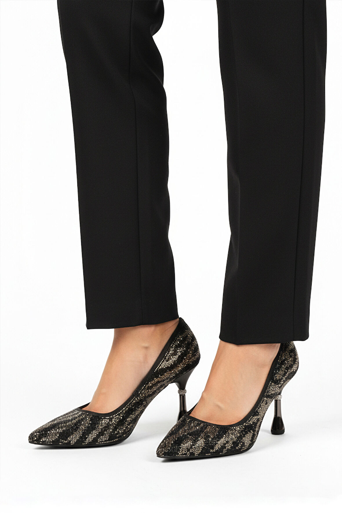 Aspor Siyah Saten Taş İşlemeli Kadın Abiye Ayakkabı