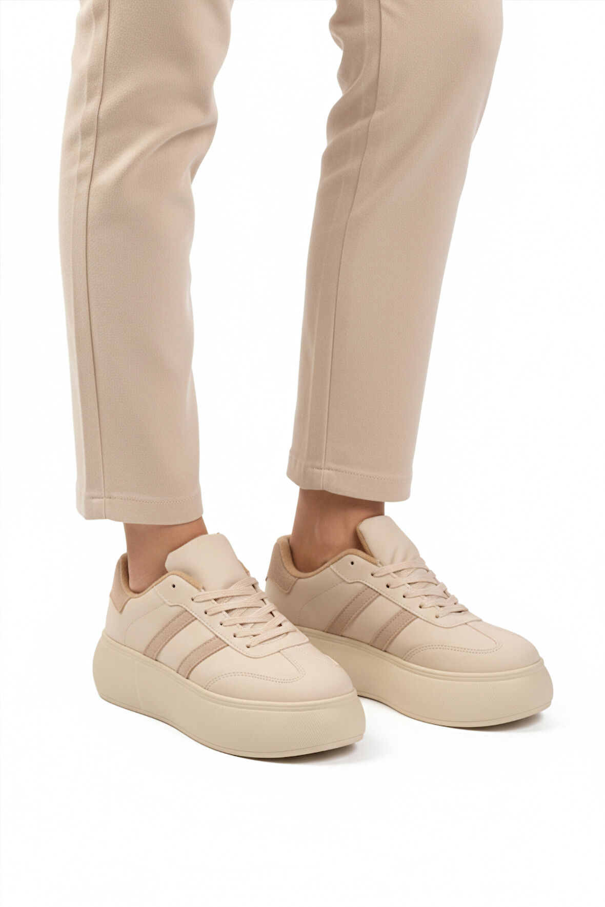 Aspor Bej Yüksek Taban Bağcıklı Kadın Sneaker