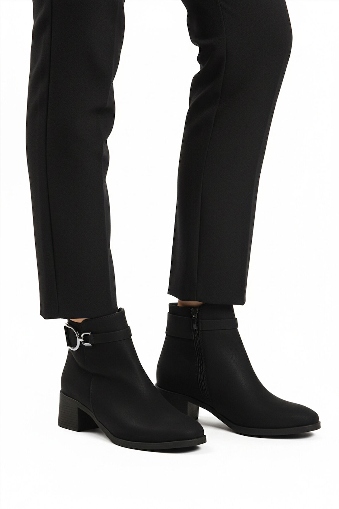 Aspor Siyah Zümrüt Fermuarlı Polarlı Kadın Topuklu Bot