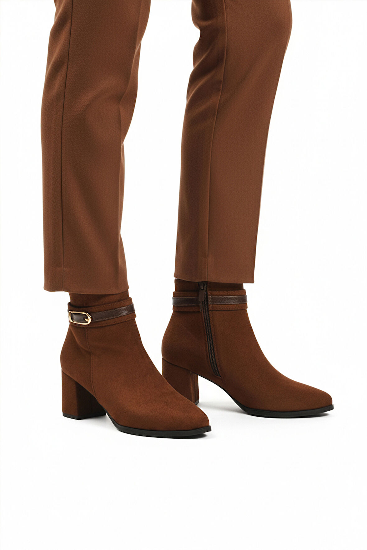 Aspor Kahve Süet Fermuarlı İçi Kürklü Kadın Topuklu Bot