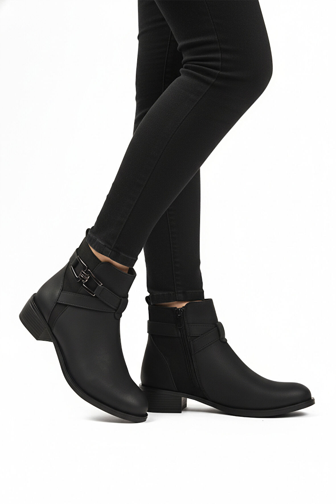 Aspor Siyah Zümrüt İçi Kürklü Fermuarlı Kadın Topuklu Bot