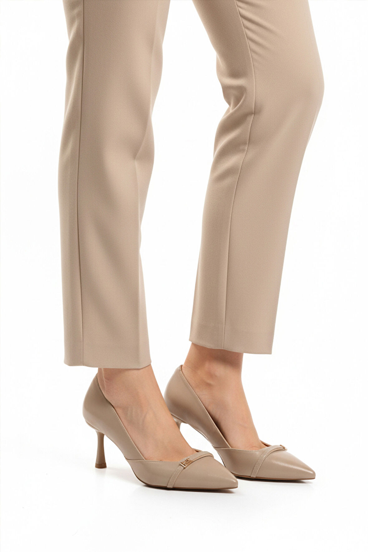 Aspor Bej Kırışık Kadın Topuklu Ayakkabı