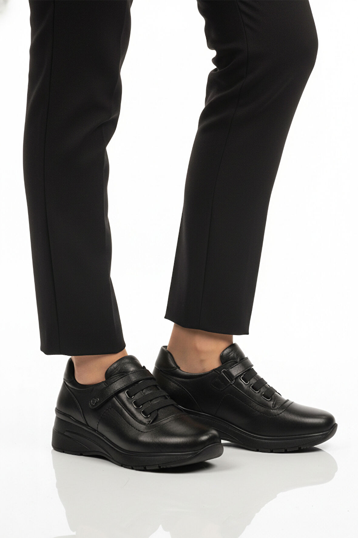 Aspor Siyah Hakiki Deri Kadın Casual Ayakkabı