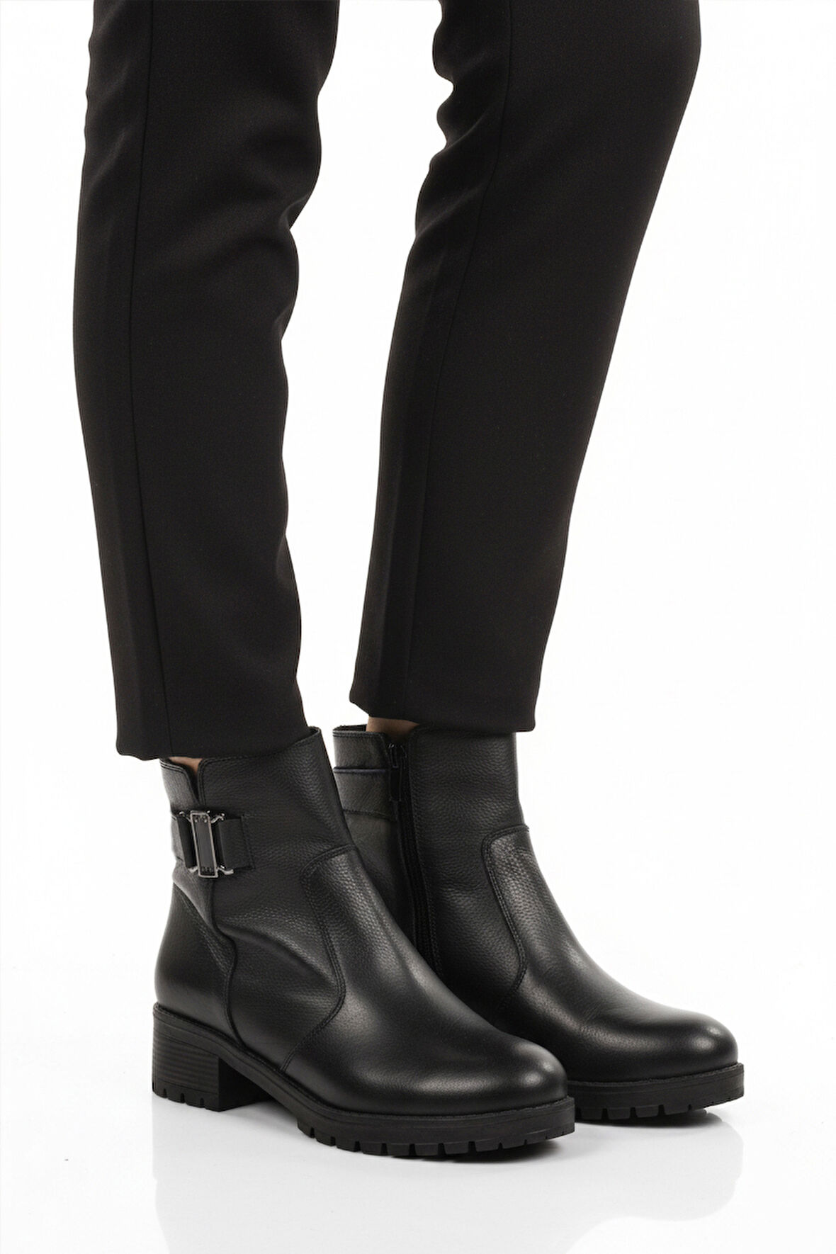 Aspor Siyah Hakiki Deri İçi Polarlı Kadın Topuklu Bot