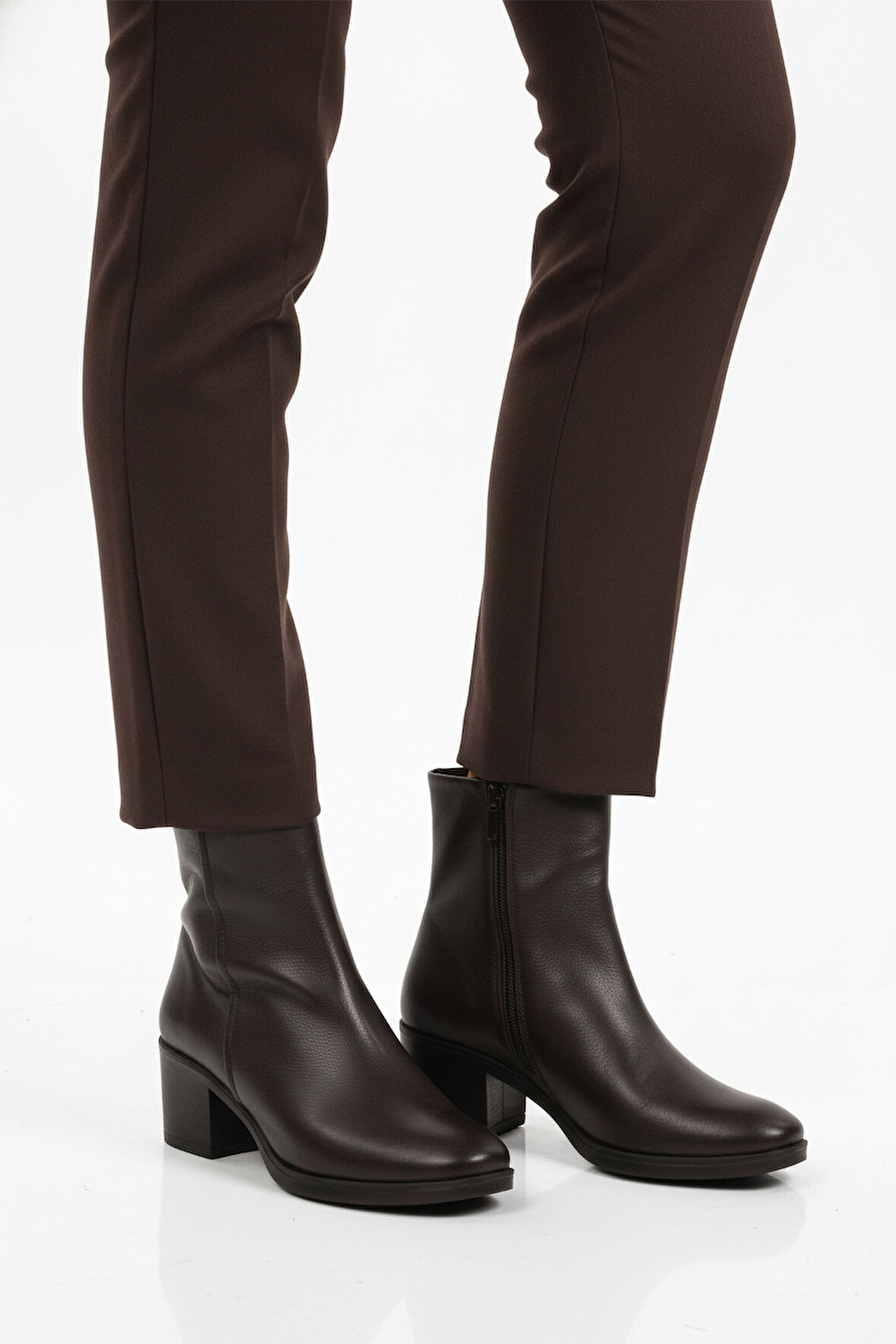 Aspor Kahve Hakiki Deri Fermuarlı Polarlı Kadın Topuklu Bot