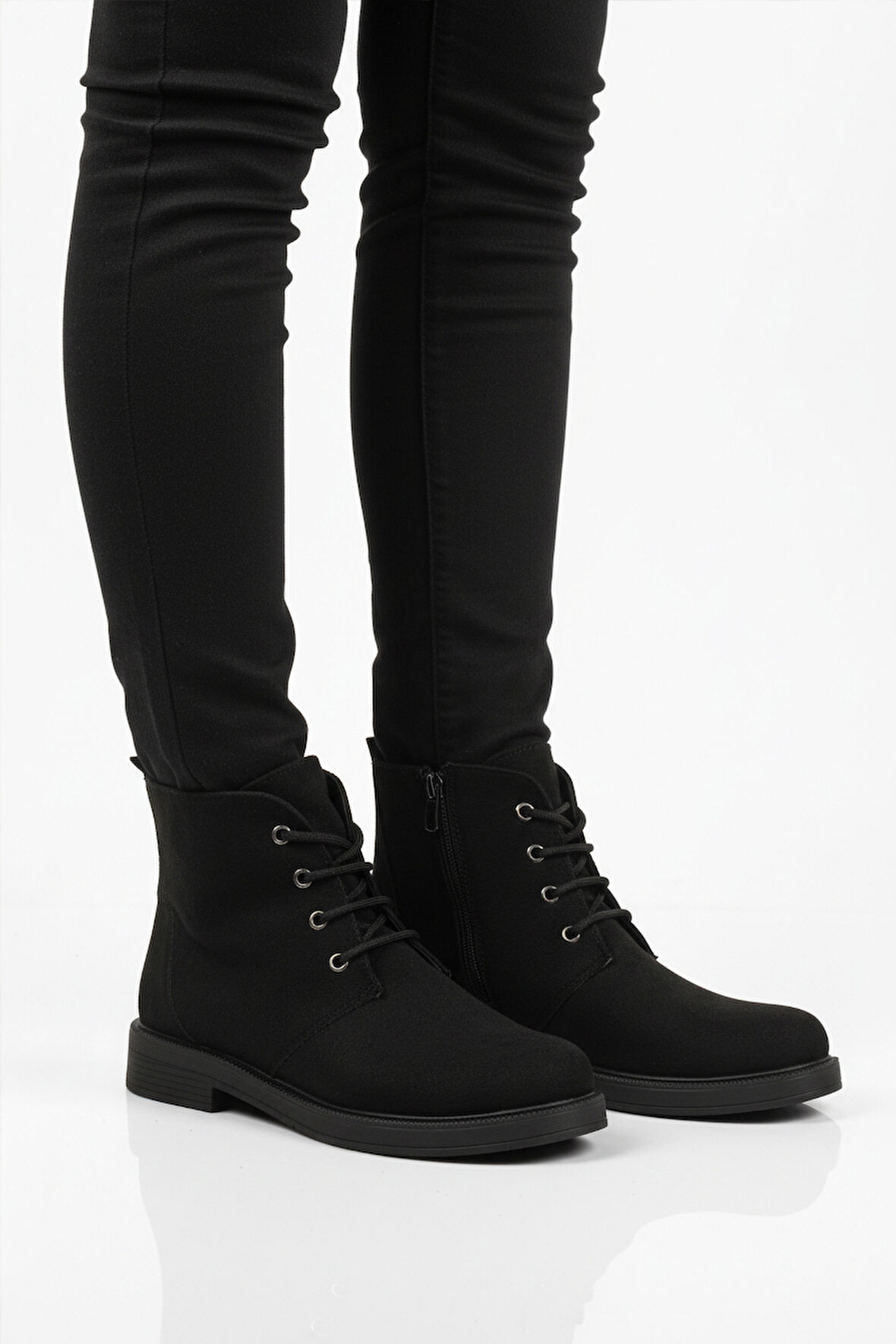 Aspor Siyah Süet Bağcıklı Fermuarlı Kadın Topuklu Bot