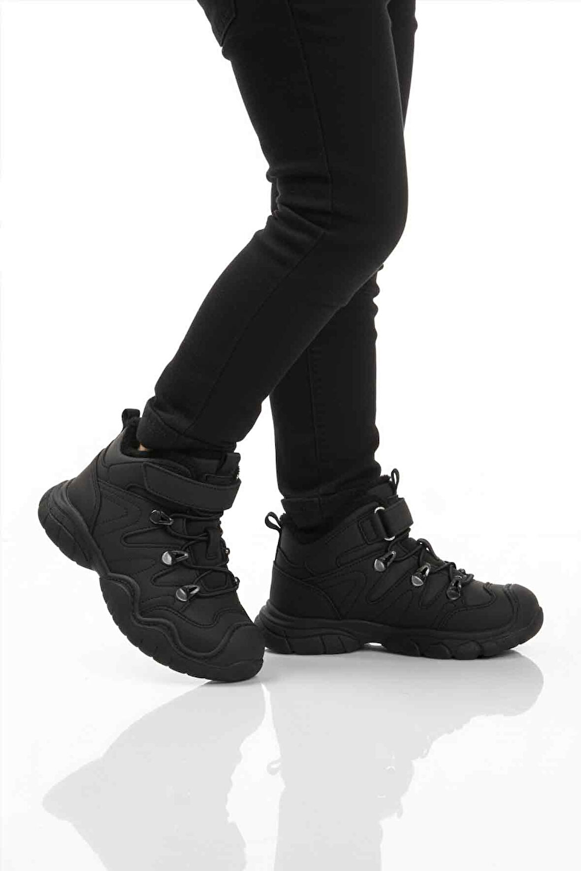 Pepino Siyah Kürklü Erkek Çocuk Düz Bot