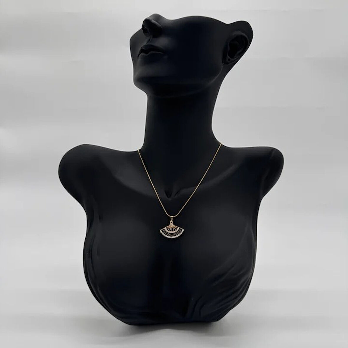 Çelik Yelpaze Siyah Trend Model Gold Kolye - Gold