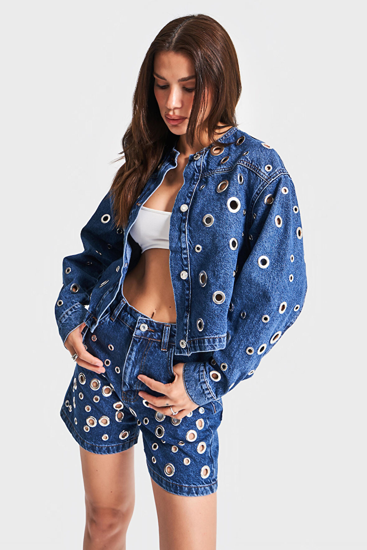Kadın Mavi Renk 1s5-5 Kuş Gözü Detaylı Crop Oversize %100 Koton Tasarım Denim Ceket
