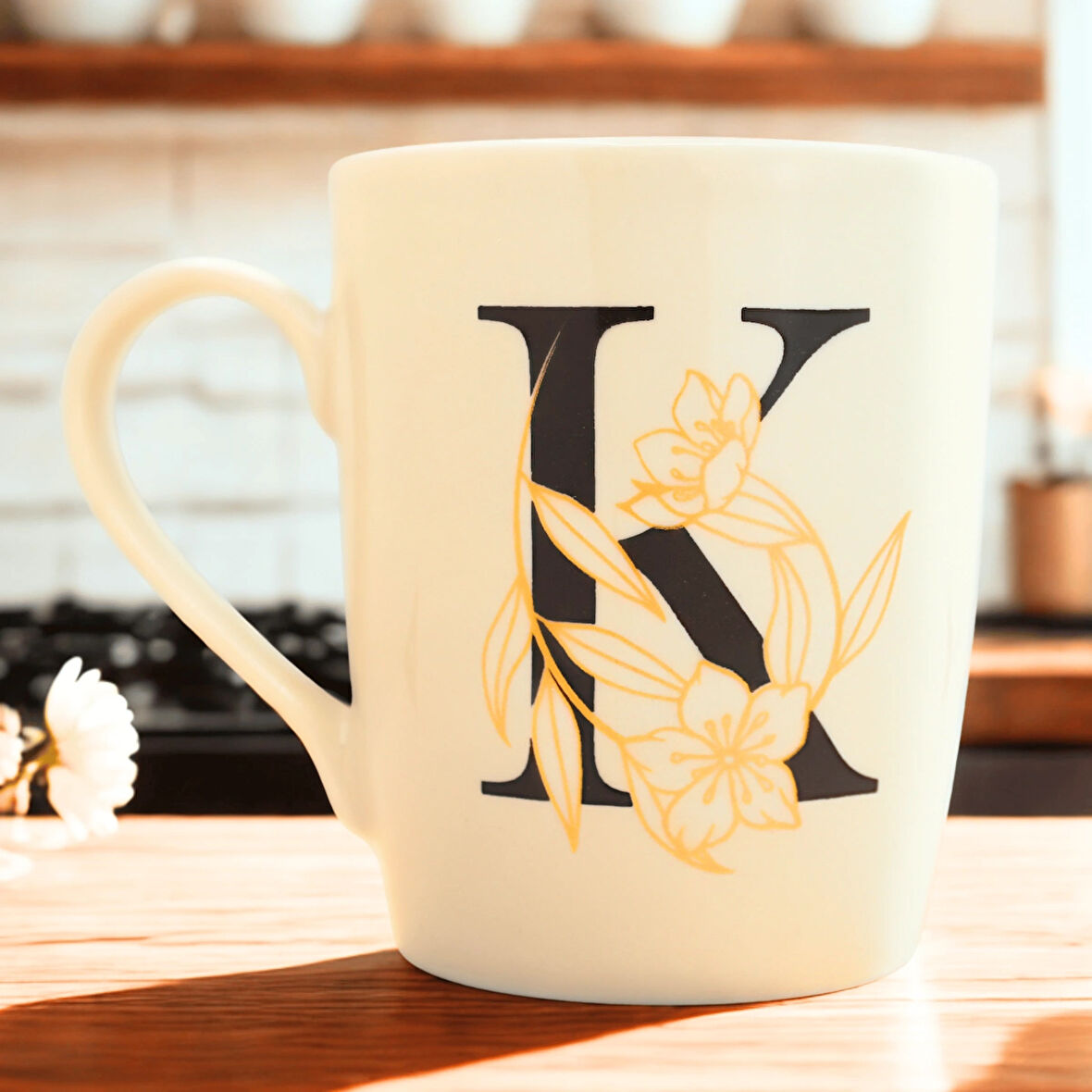 K Harfi Çiçek Desenli Seramik Kupa