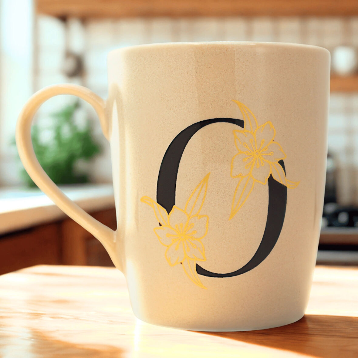 O Harfi Çiçek Desenli Seramik Kupa