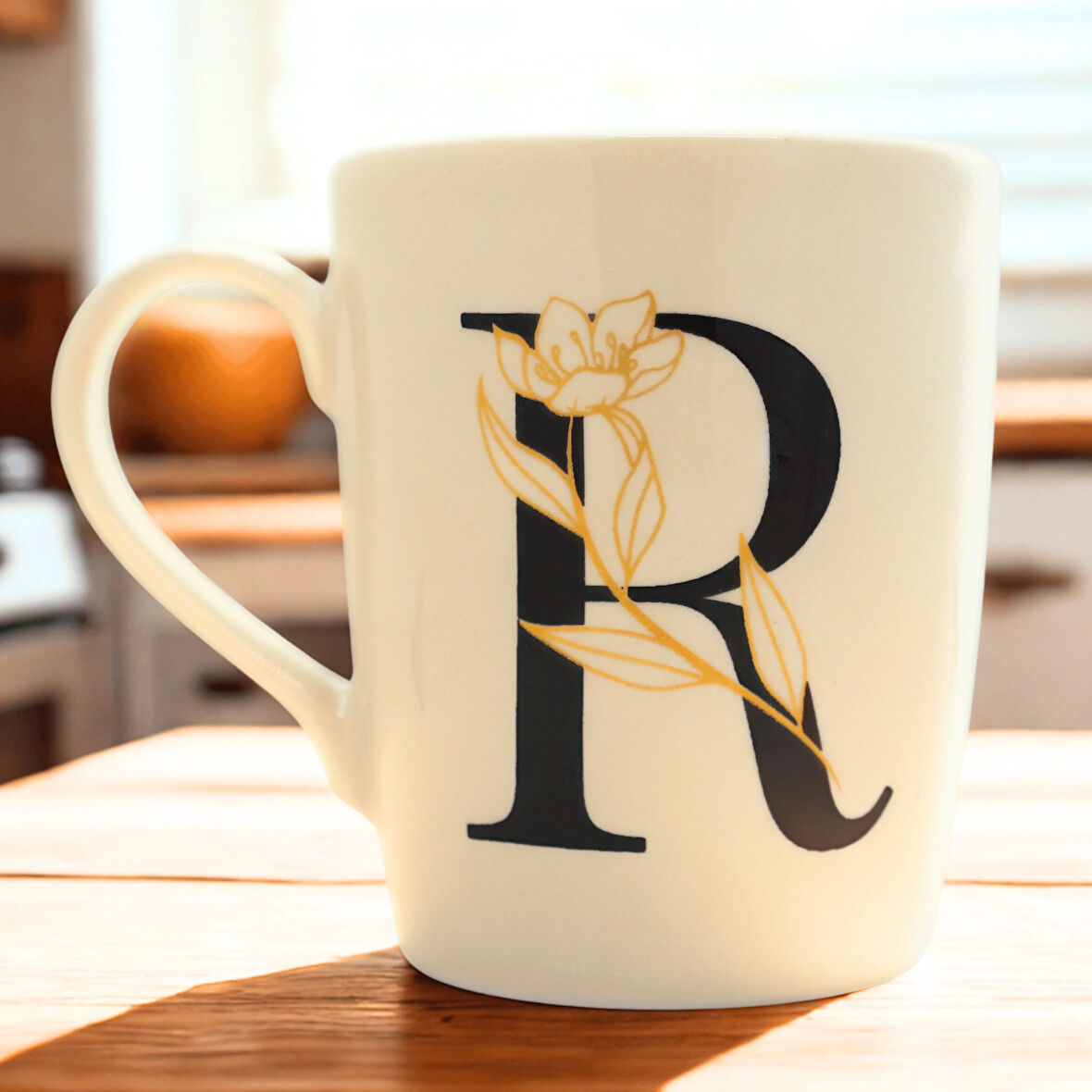 R Harfi Çiçek Desenli Seramik Kupa