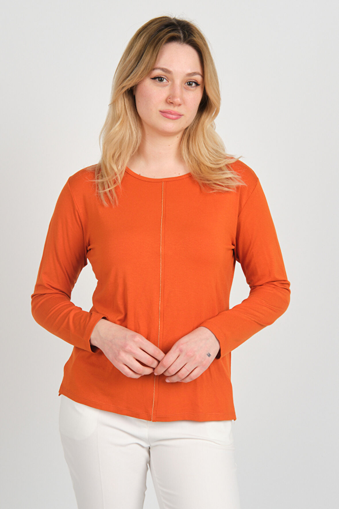 Sistas Kadın Ön Kısım İnce Parlak Şeritli Arkası Süs Düğmeli Uzun Kol Bluz 3319 Kiremit