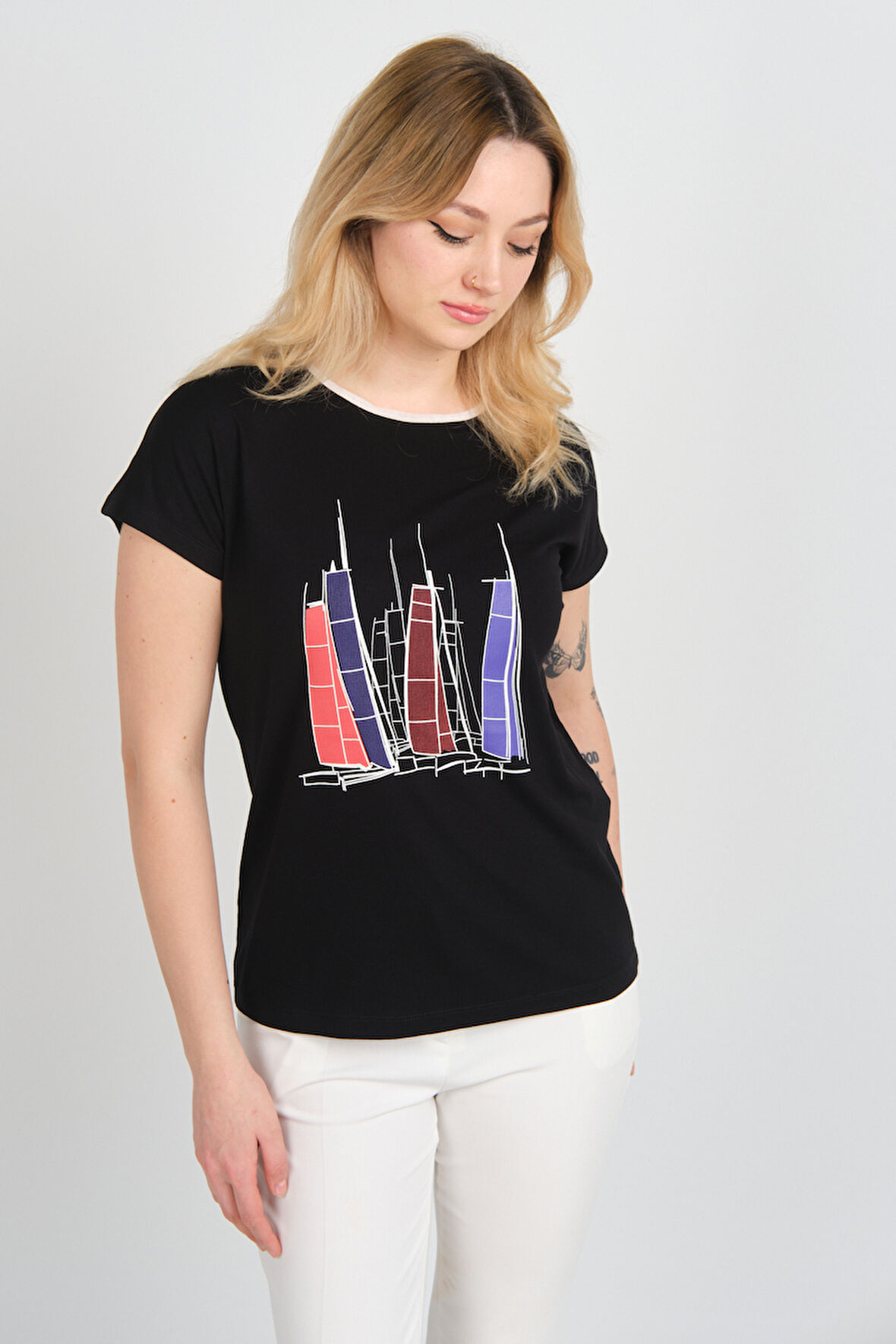 Sistas Kadın Düşük Kol Bisiklet Yaka Desenli Bluz 24300 Siyah