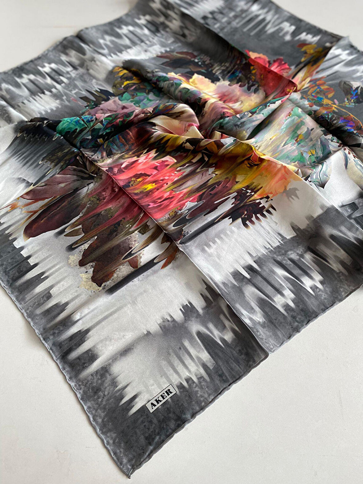 Aker Sura Saf İpek Eşarp 6718757 - 372 Gri Pastel Desen