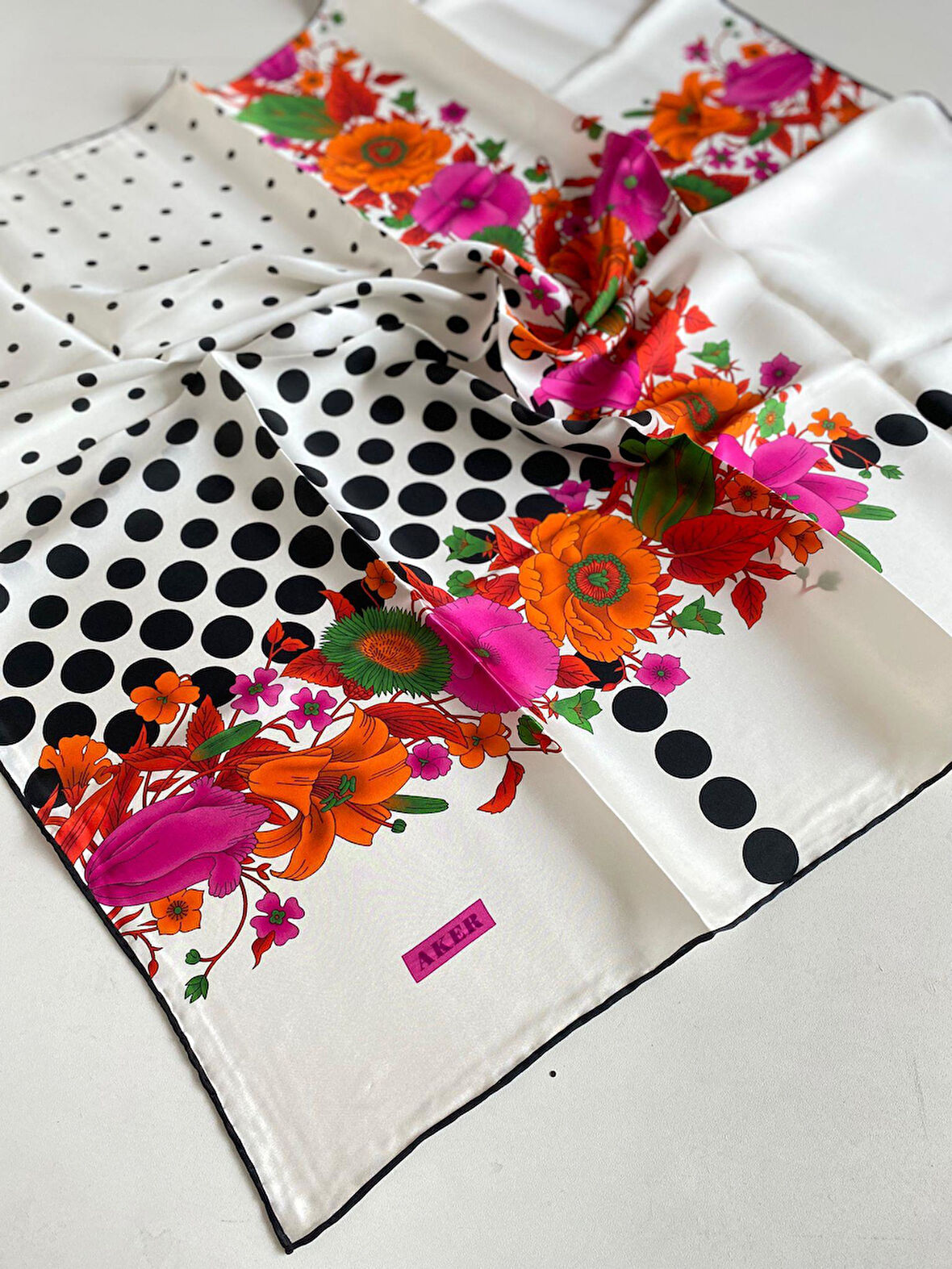 Aker Sura Saf İpek Eşarp 3990255 - 314 Beyaz Çiçek Desen