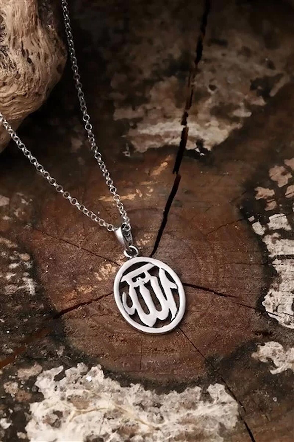 925 Ayar Gümüş Oval Allah Yazılı Kolye