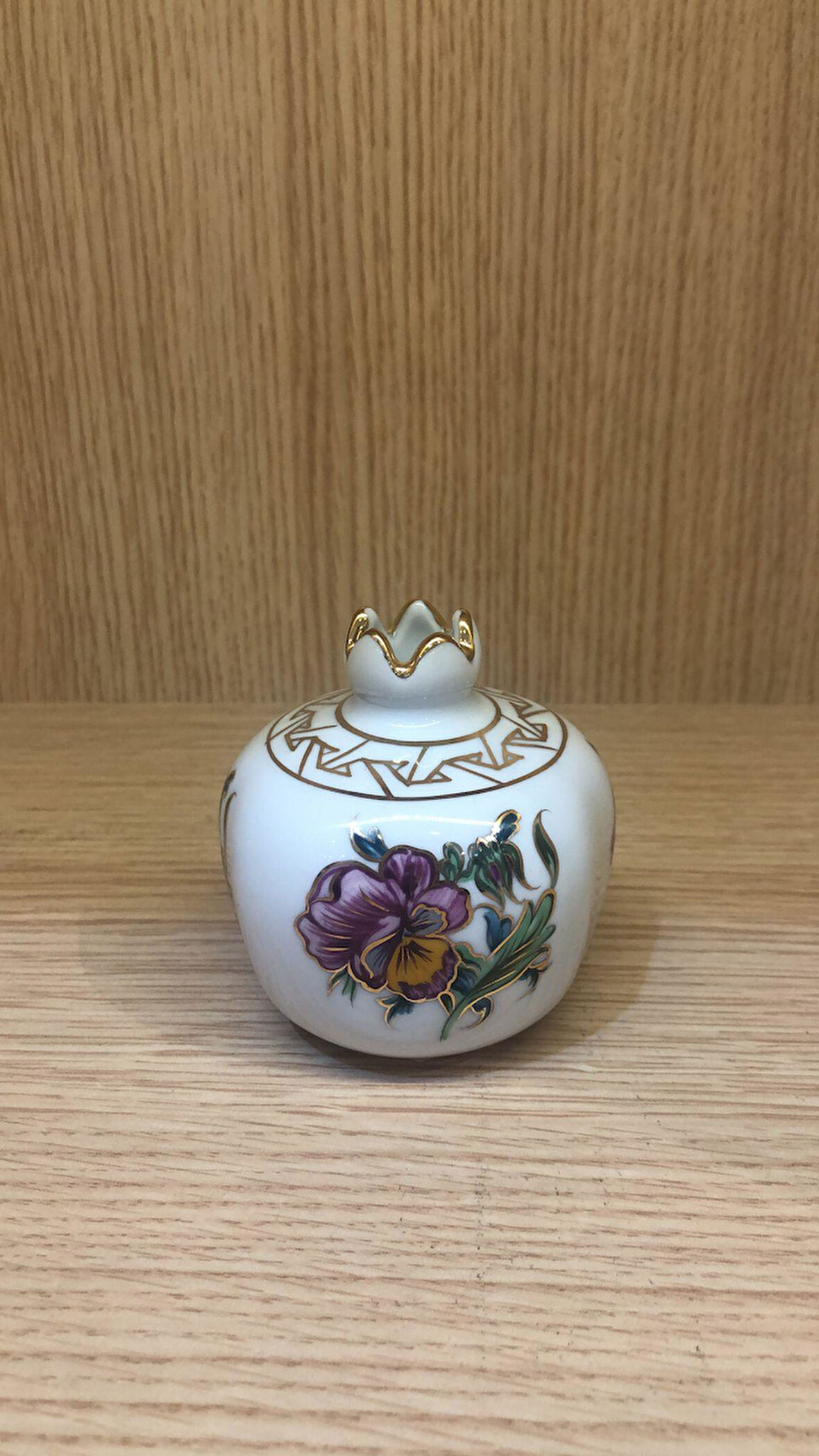 Güral Porselen El Dekoru 8 cm Kadife Kutulu Nar Obje  