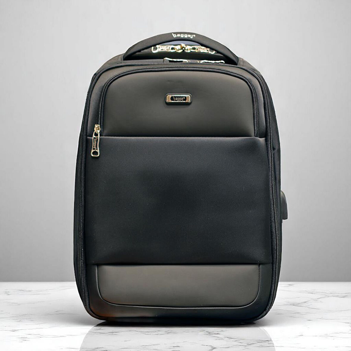 Orta Boy Laptop Gözlü Sert Kasalı Sırt Çantası Baggaj S24132