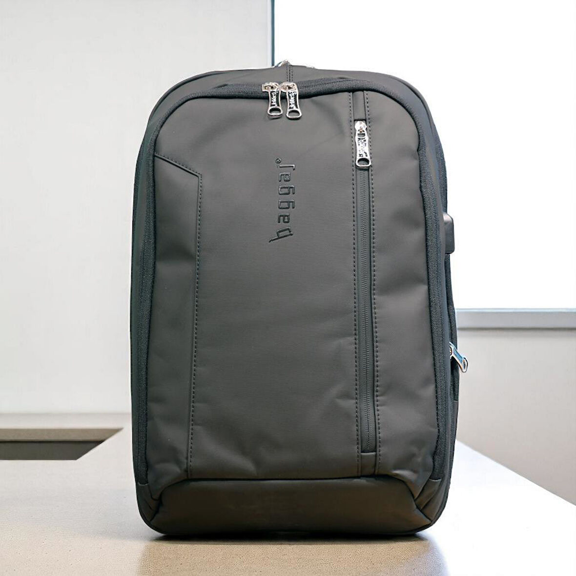 Laptop Gözlü ve Körüklü İnce Tasarım Sırt Çantası Baggaj S24133