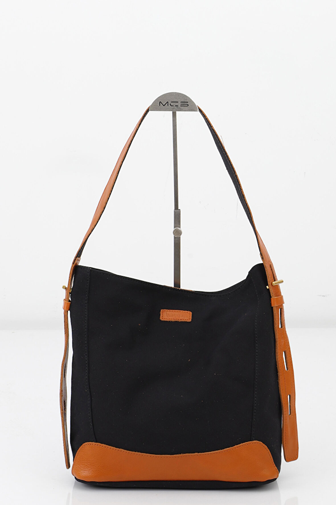 KO25222 KADIN OMUZ ÇANTASI DERİ GARNİLİ