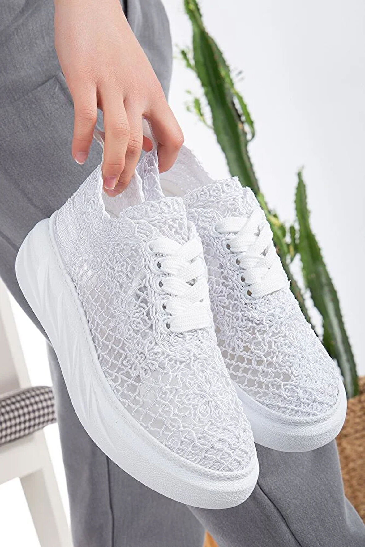 Dantel Detaylı Sneakers