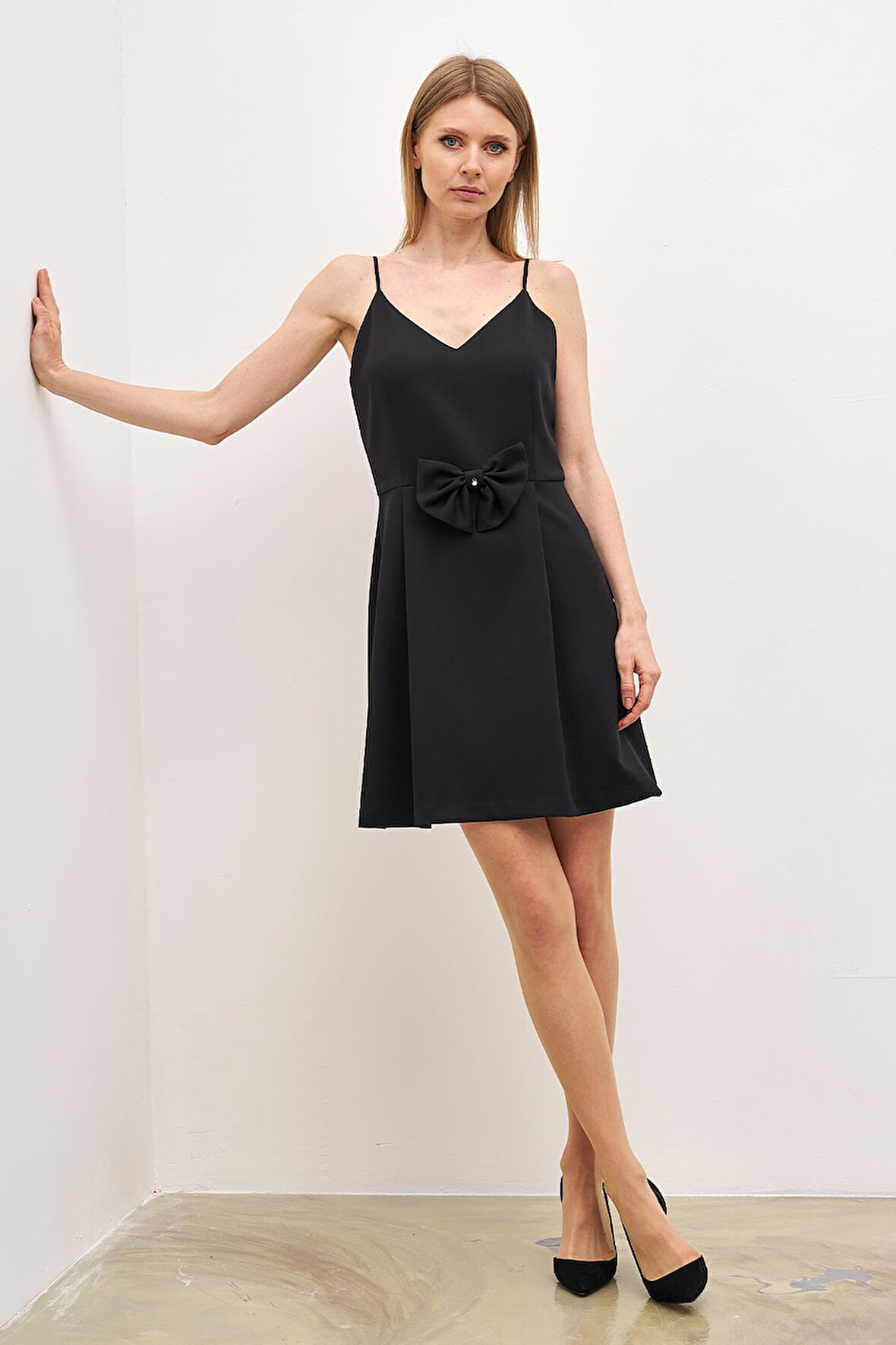 Ön Fiyonklu-İnnce Askılı Elbise