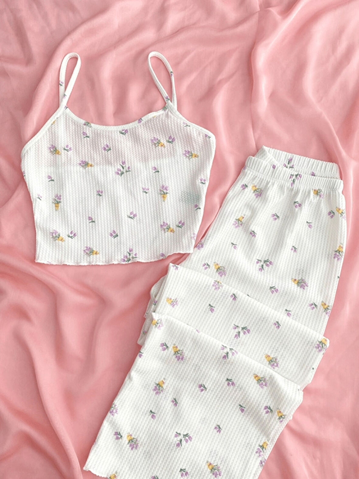 Mor Çiçekli Askılı Pijama Takımı