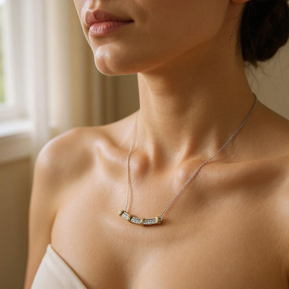 Kadın Çelik Kolye - Çapraz Eğri Taşlı Model, Gümüş Renk