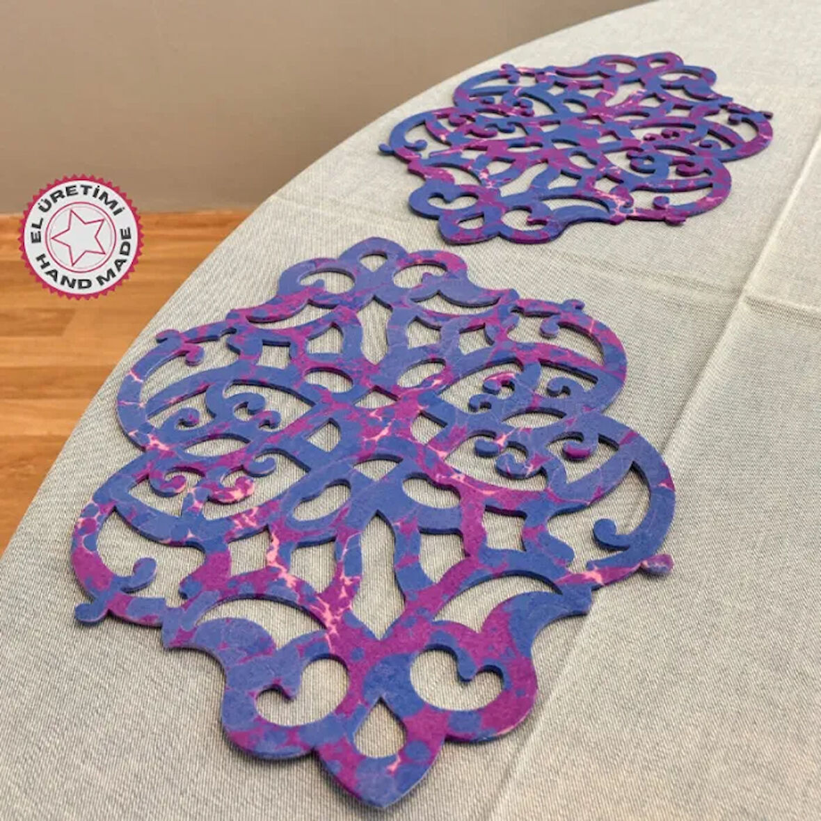 Uretti - Gülin 6449 - Ebru Sanatı ile Elde Yapılmış Lazer Kesim Keçe Supla 2li Takım 40cm - Mor