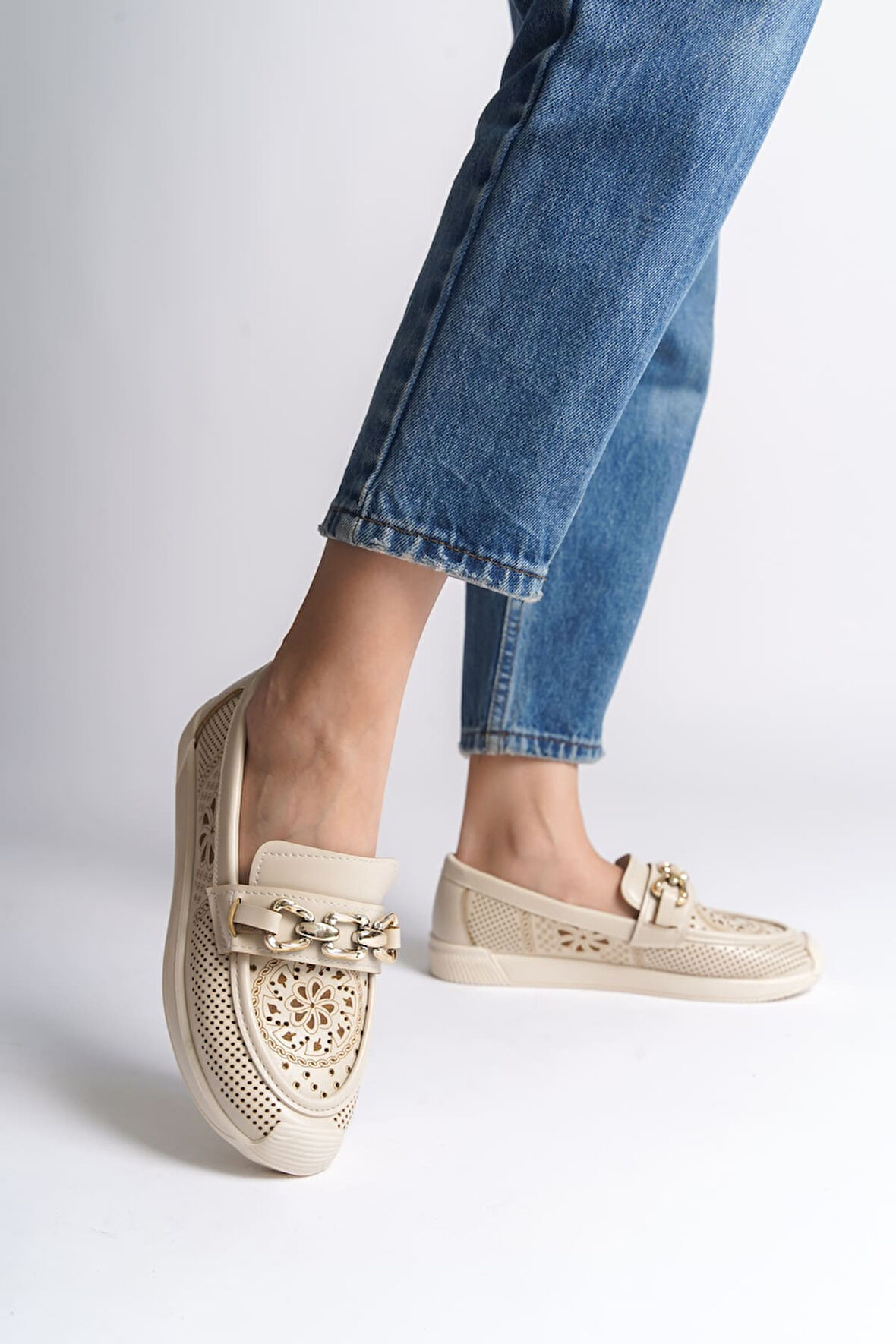 JET-LAYLA Bağcıksız Ortopedik Rahat Taban Çiçek Desenli Kadın Babet Ayakkabı CKT - Krem