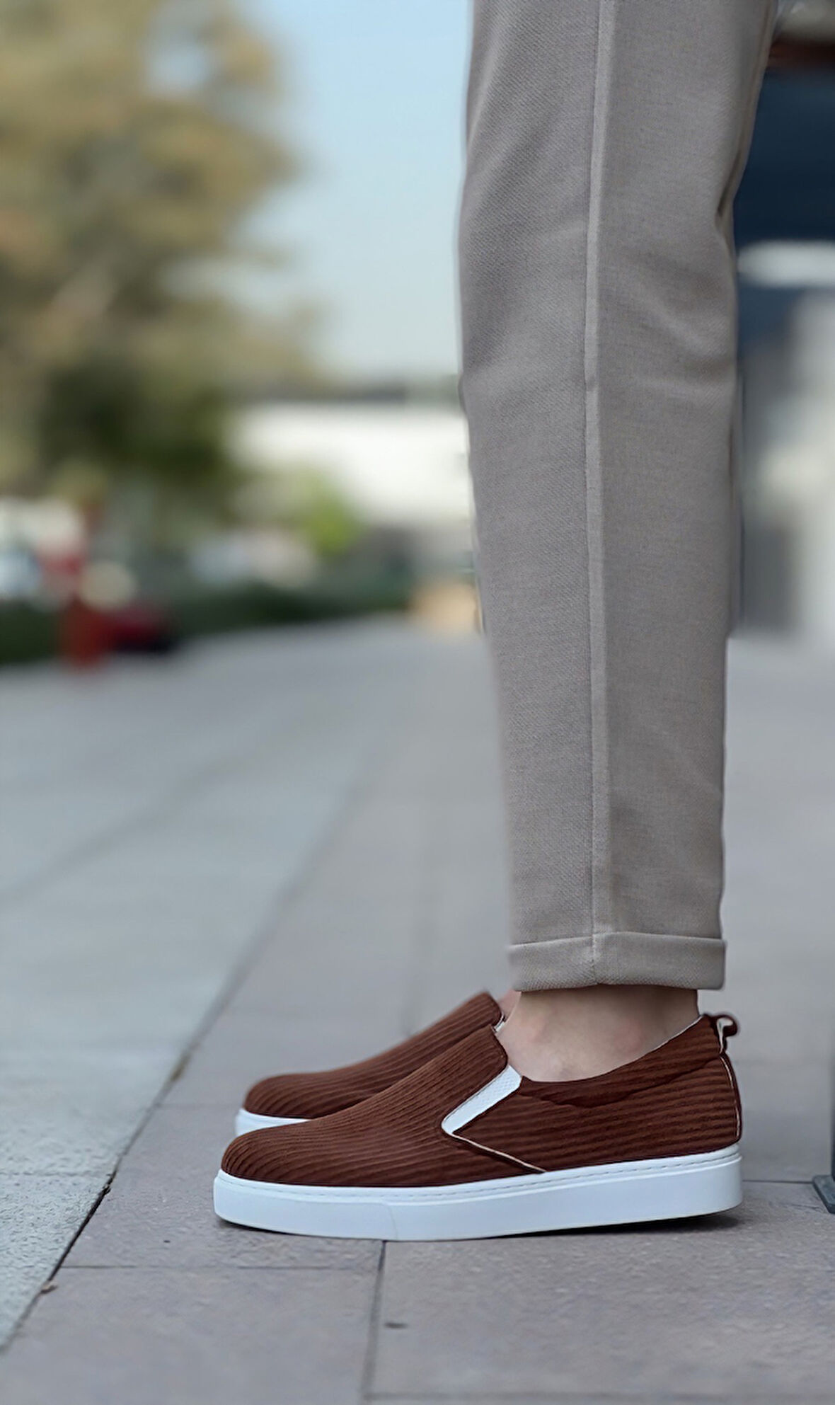 ET0339 Bağcıksız Kadife Kahverengi Beyaz Taban Günlük Erkek Ayakkabı