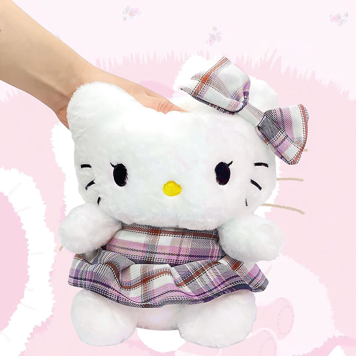 İthal Kumaş Elbiseli Hello Kitty Sanrio Peluş Karakter Figür Oyuncak Uyku & Oyun Arkadaşı 30 cm.