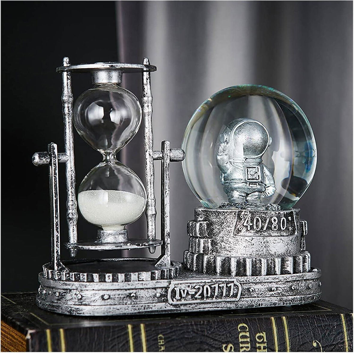 Astronot Temalı Işıklı Retro Kar Küresi & Kum Saati Dekoratif Masaüstü Biblo Ev Ofis Hediyelik Obje