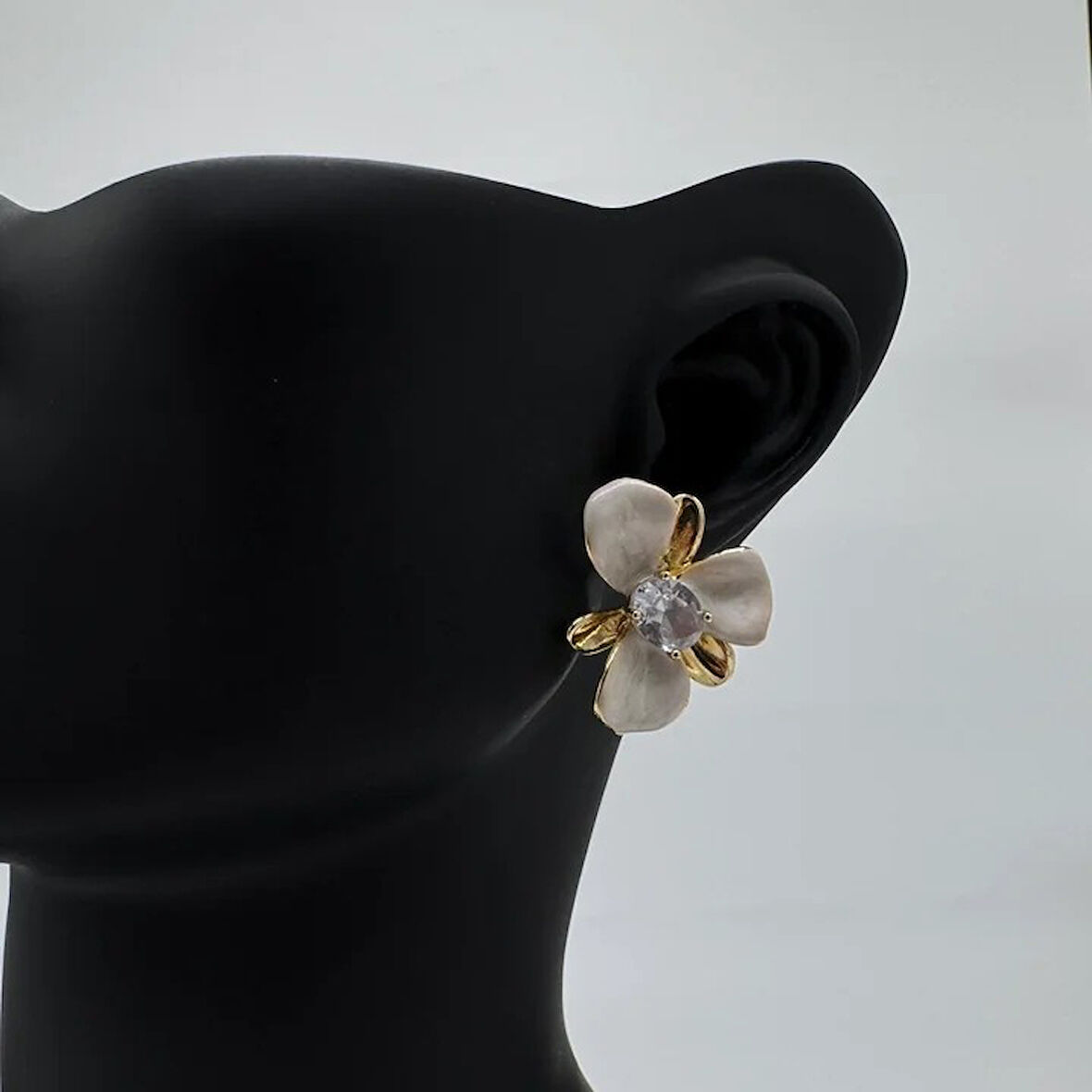 Özel Seri Çelik Beyaz Taşlı Küpe - Gold