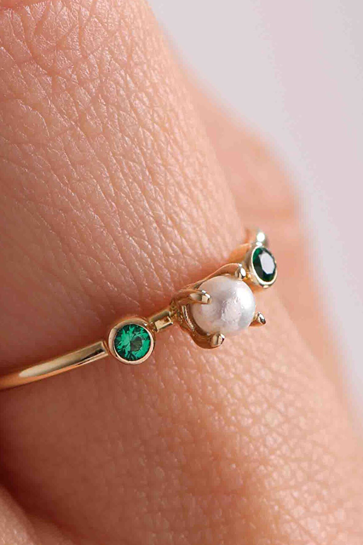 14 Ayar Altın Yeşil Taşlı İncili Yüzük