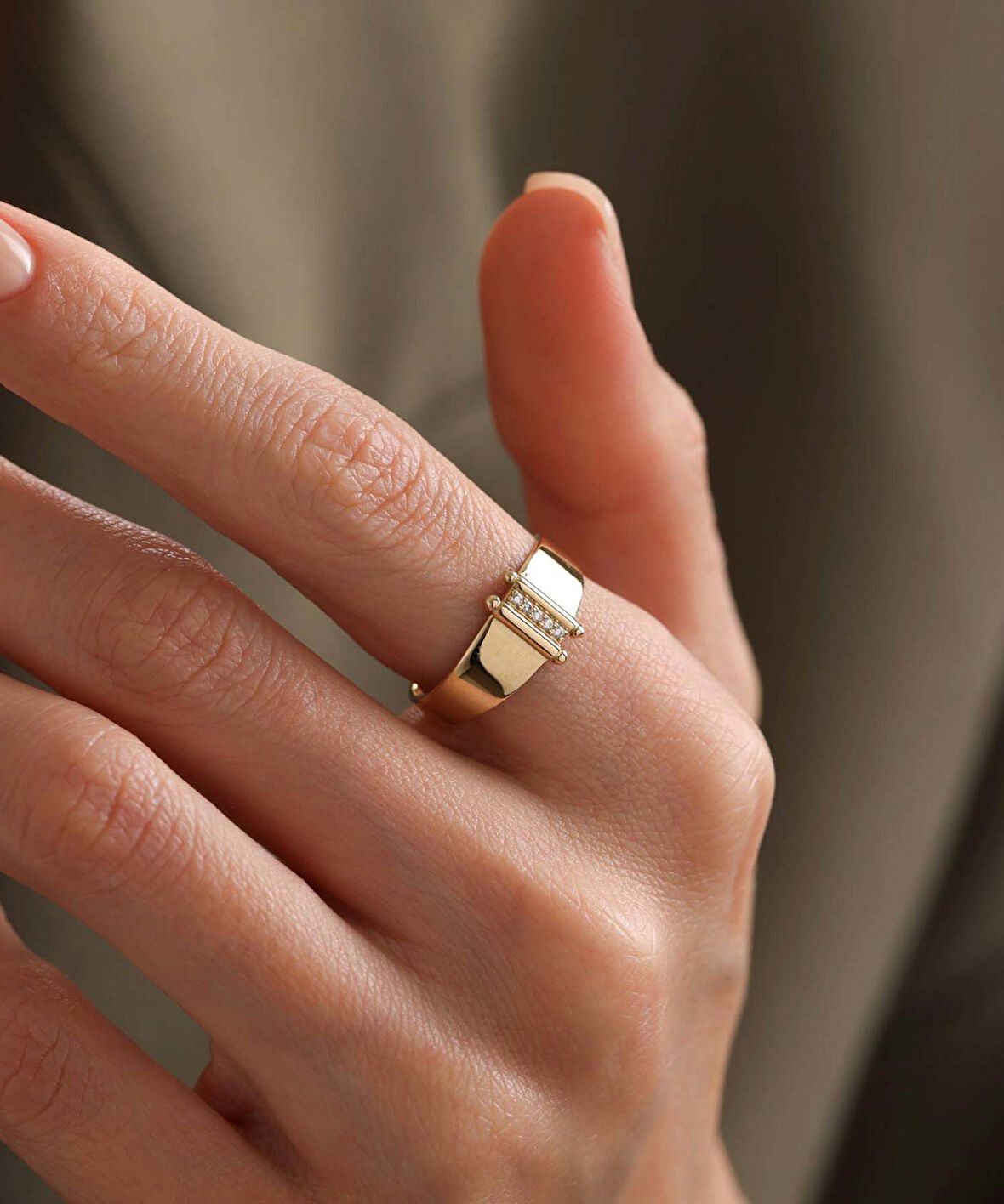 14 Ayar Altın Taşlı I Harf Yüzük