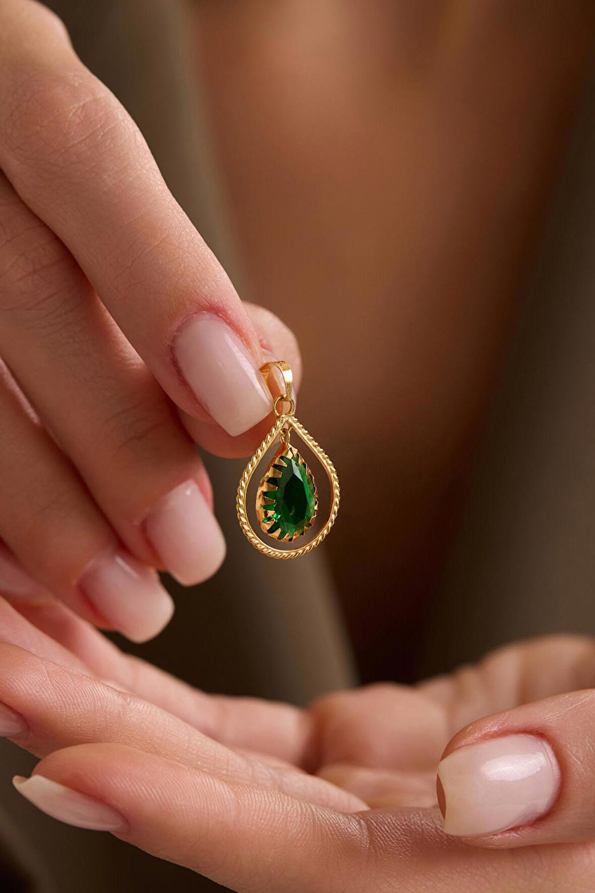 14 Ayar Altın Yeşil Taşlı Damla Çerçeveli Kolye Ucu