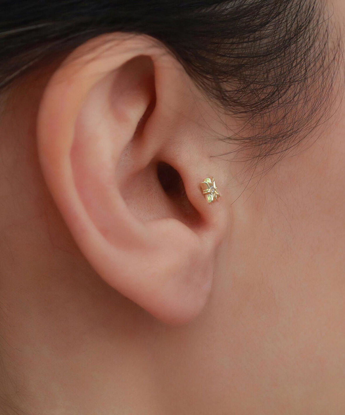 14 Ayar Altın Taşlı Kutup Yıldızı Tragus Piercing