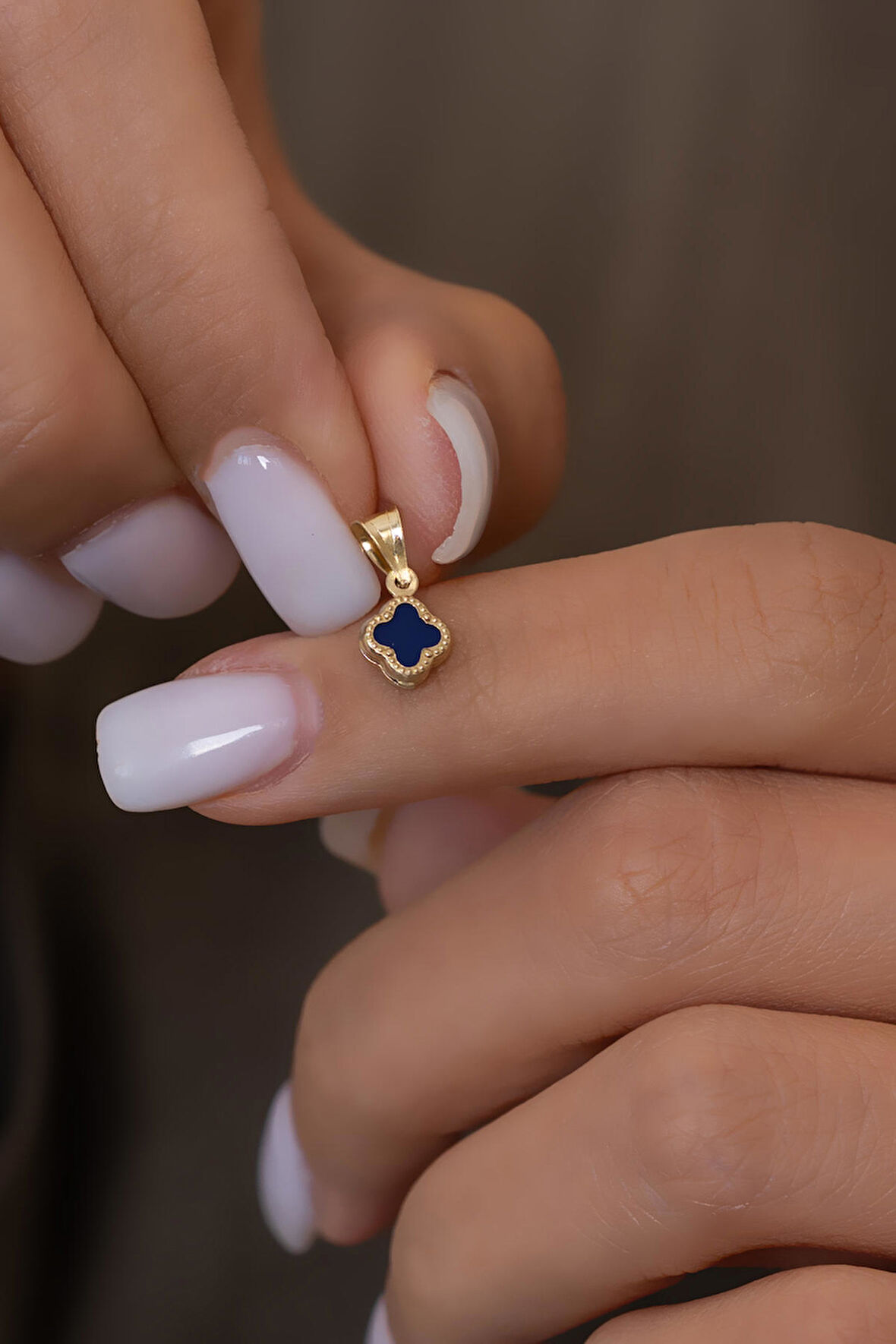 14 Ayar Altın Lacivert Renkli Yonca Kolye Ucu