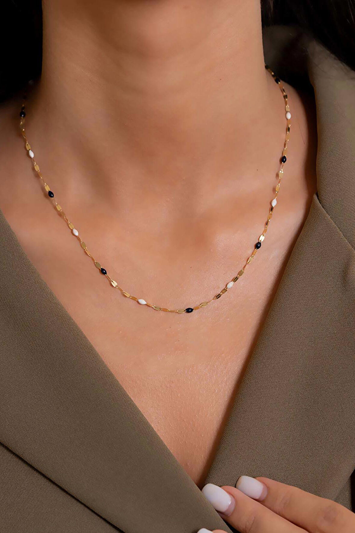 14 Ayar Altın Aynalı Zincir Siyah Beyaz Renkli Kolye