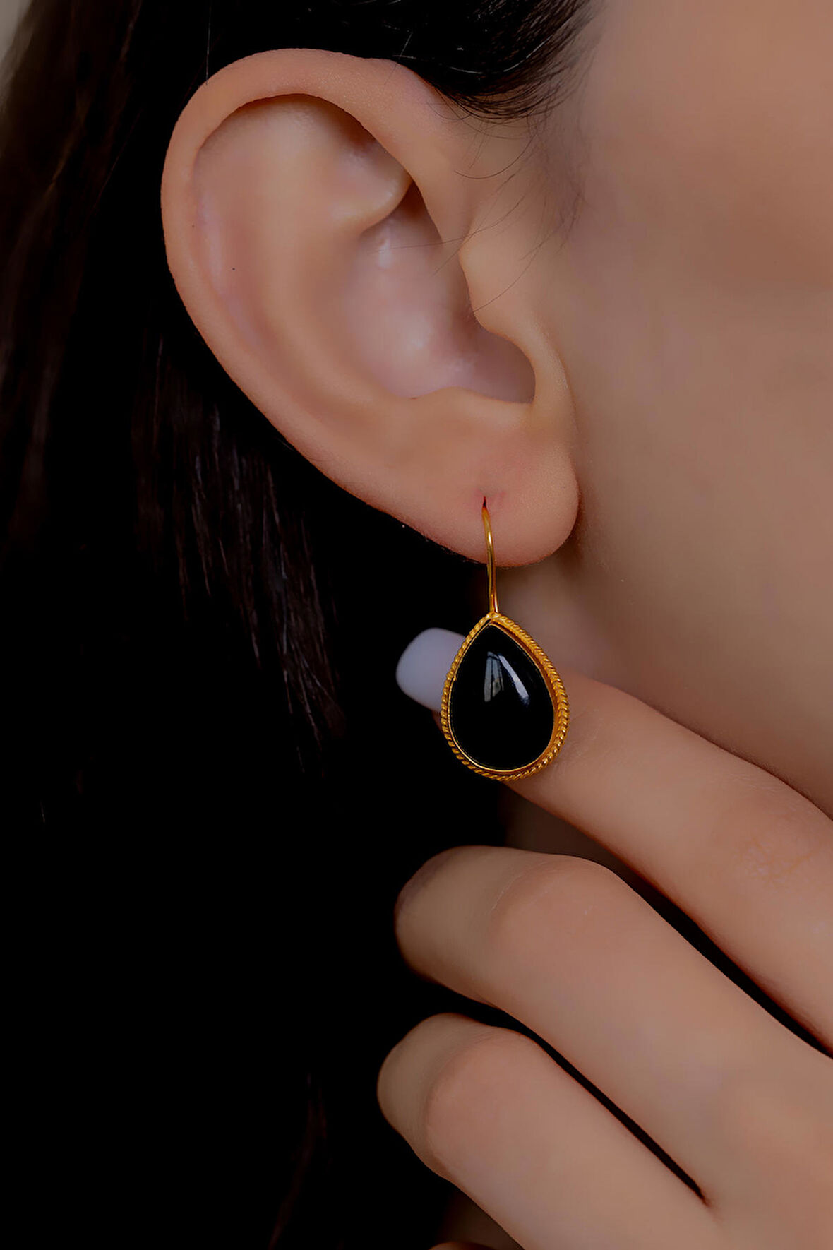 14 Ayar Altın Siyah Taşlı Damla Model El İşi Küpe