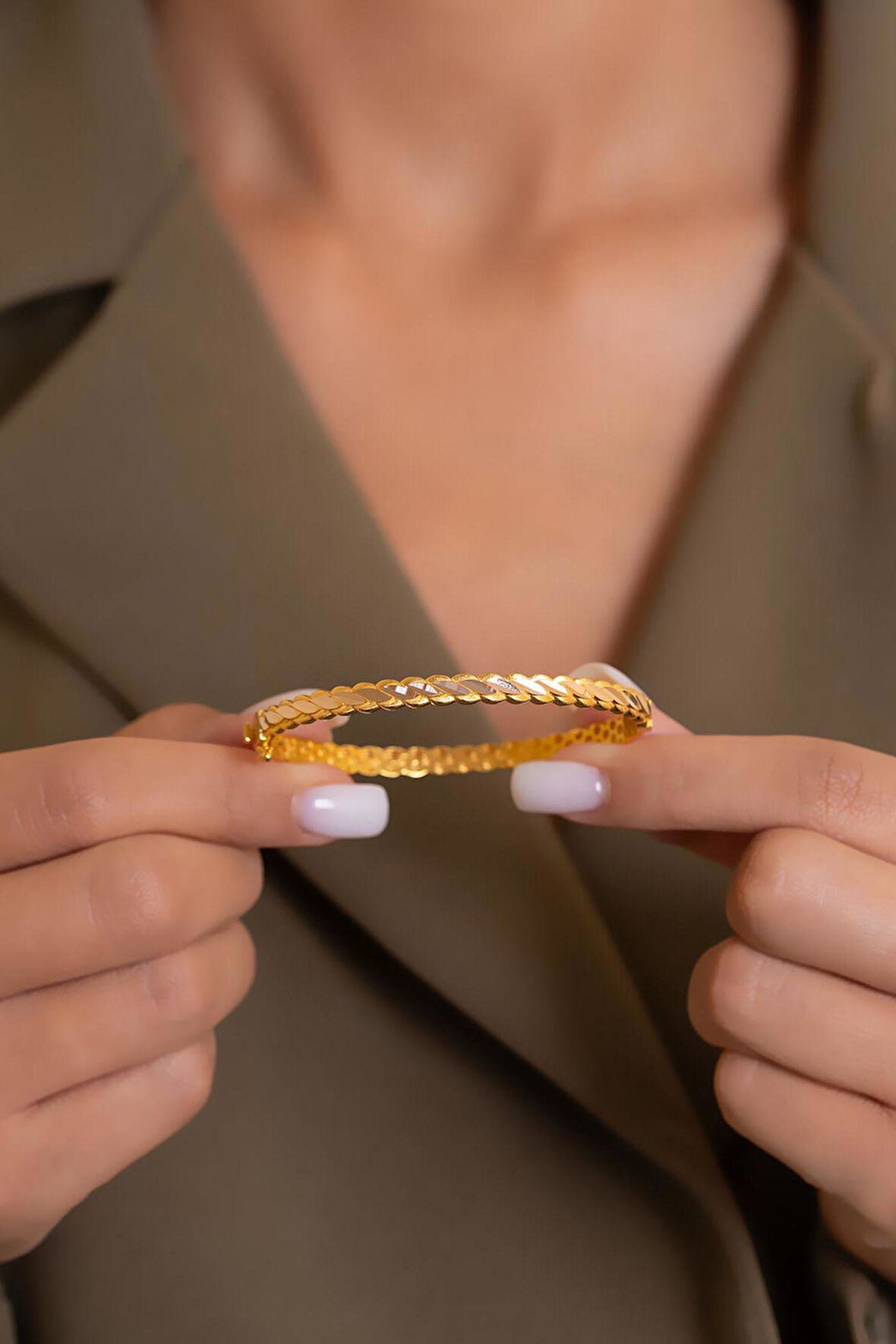 14 Ayar Altın Adana Burma Kelepçe Bilezik