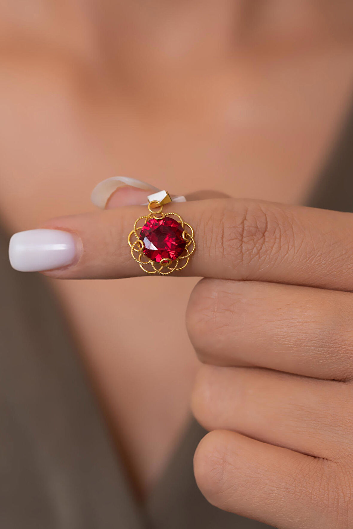 14 Ayar Altın Kırmızı Taşlı Telkari Kolye Ucu -