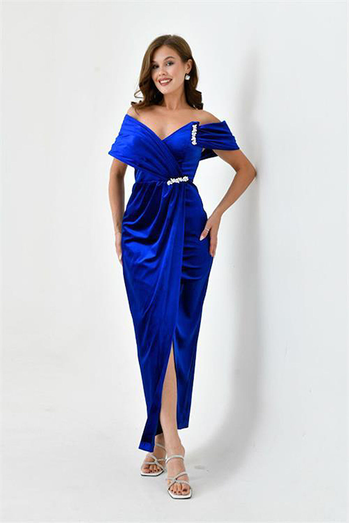 Dipmoda kadın taş ve yırtmaç detaylı kadife abiye elbise DPS9361